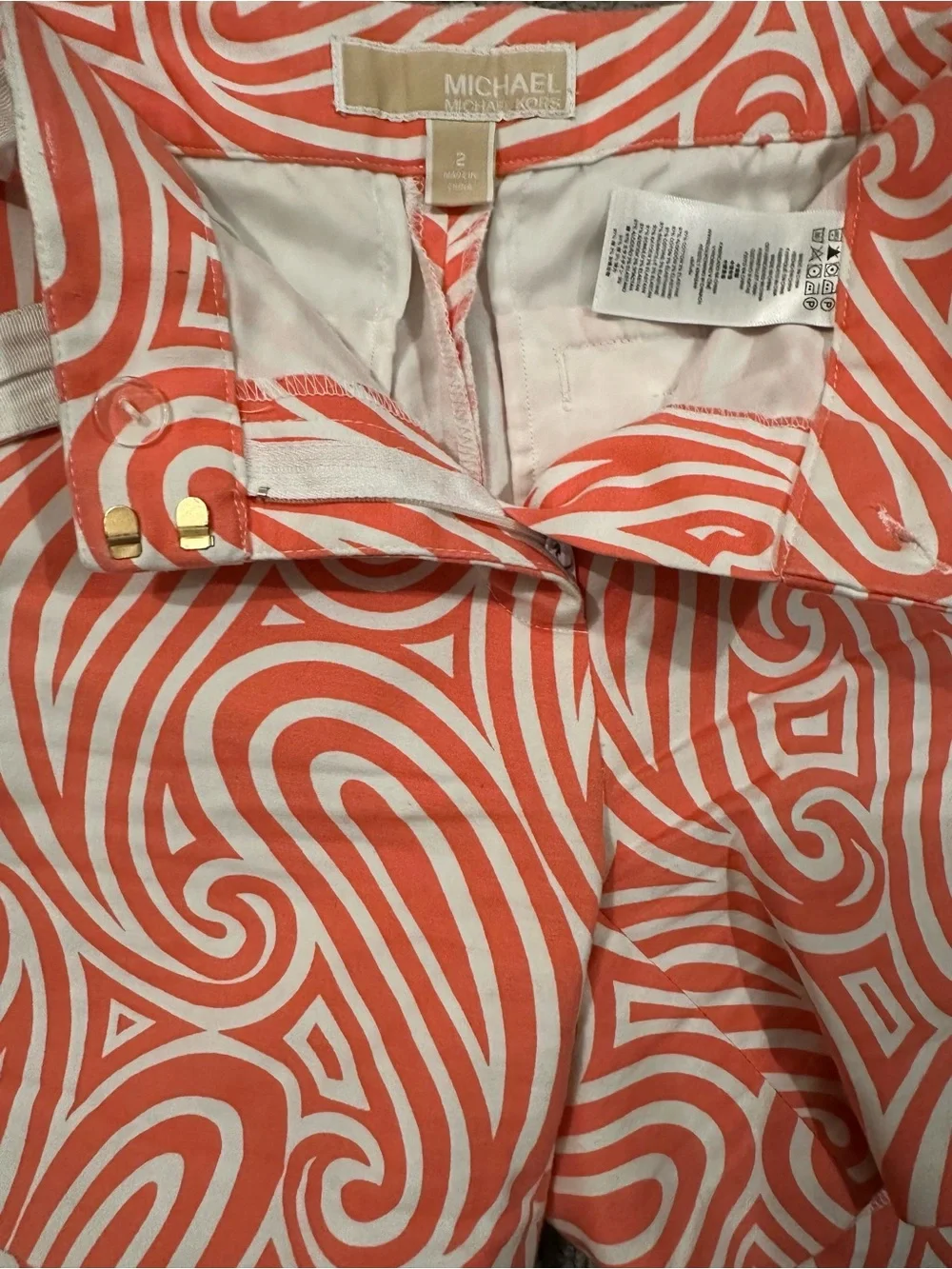 Michael Kors Coral & White Belted Resort Tailored Shorts | Size 2 |